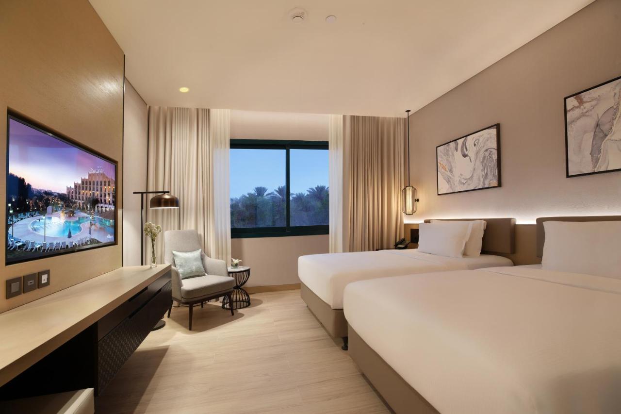Al Ain Rotana Otel Dış mekan fotoğraf Deluxe Room