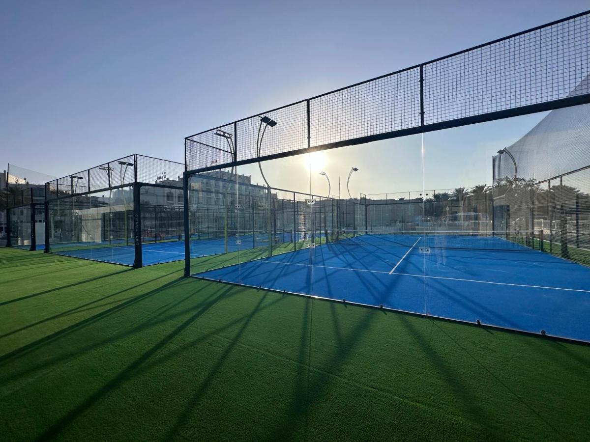 Al Ain Rotana Otel Dış mekan fotoğraf Paddle tennis courts in Madrid, Spain