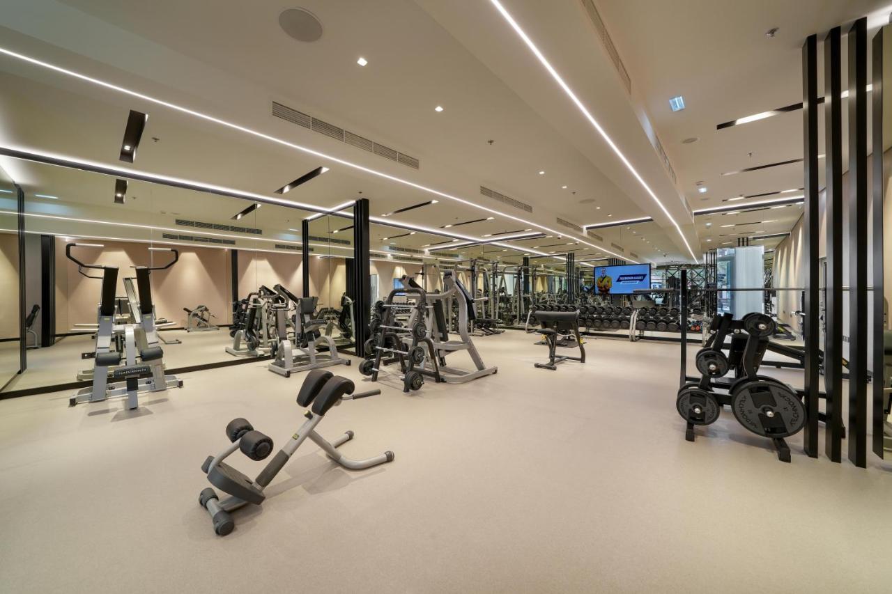 Al Ain Rotana Otel Dış mekan fotoğraf The gym at The Dorchester
