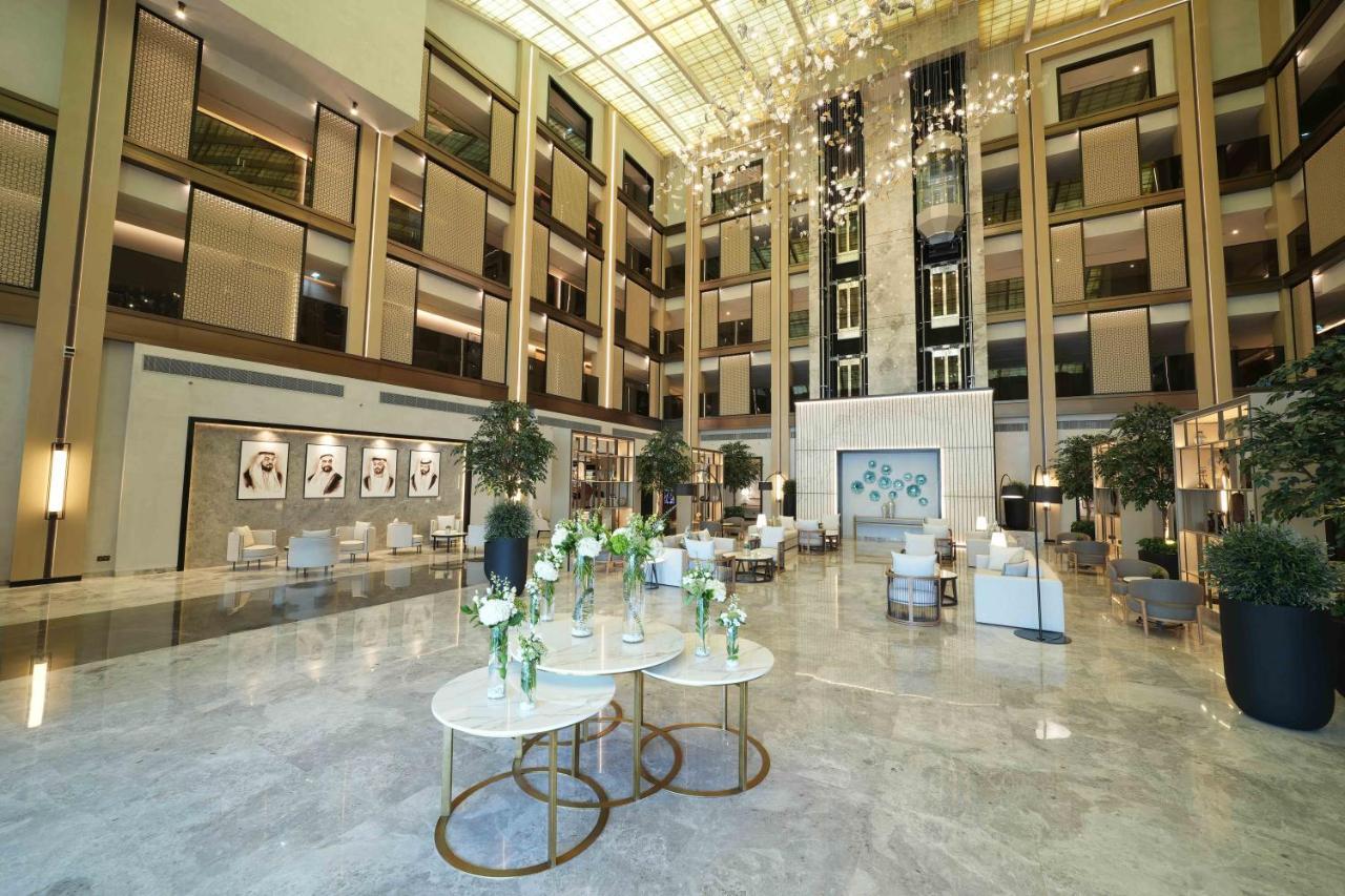 Al Ain Rotana Otel Dış mekan fotoğraf The lobby of the hotel